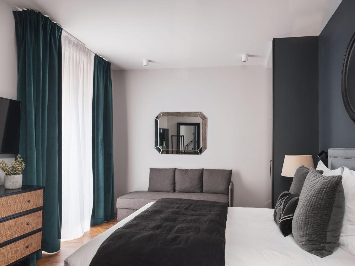 Appartements Place Royale - Maisons Du Monde Hotel & Suites น็องต์ ภายนอก รูปภาพ
